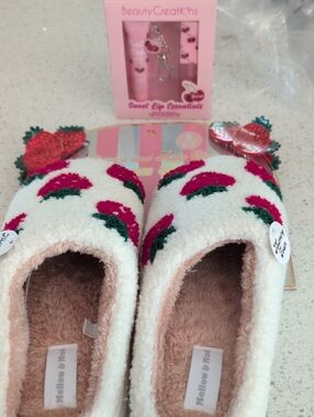 Cozy Cream Strawberry Plush Slippers, Plus Hair Clips And Cherry Lip Oil 6-7 Sz